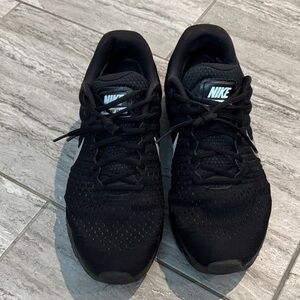 Nike Men's Black Athletic Shoes